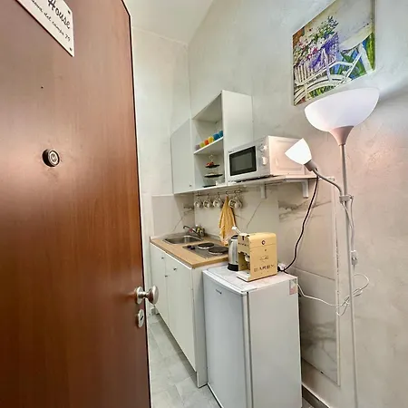 Апартаменты Roila House - Self Checkin Неаполь